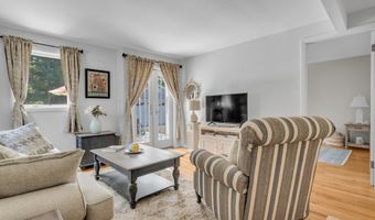 3 Garden St, Branford, CT 06405
