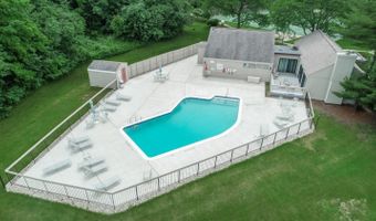 2202 Pine Grove Ct, Ann Arbor, MI 48103