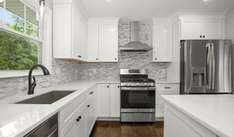 12 Cel Bret Dr, Danbury, CT 06810