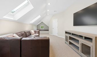 3 Buckingham Rd, Bayonne, NJ 07035