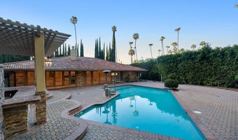 4446 Hayvenhurst Ave, Encino, CA 91436