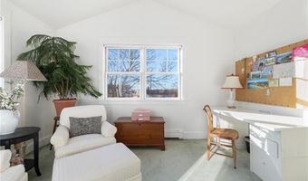9 White Ter, Middletown, RI 02842