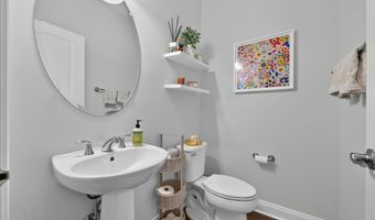 3062 N Spurway Dr, Ann Arbor, MI 48105