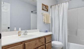 1027 Nickolas St, Aurora, MO 65605
