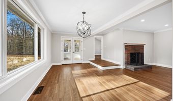 27 Tuttle Ct, Bethany, CT 06524