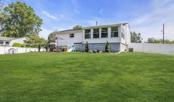 10 Linda Cir, Aberdeen, NJ 07747