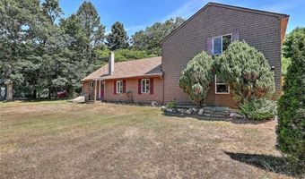 10 Narrow Ln, Charlestown, RI 02813