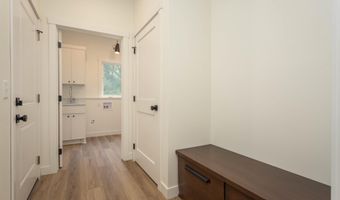1011 Nokomis St, Alexandria, MN 56308