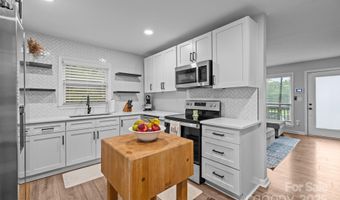 3701 Lynette Ct, Charlotte, NC 28217
