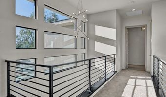 68 Grey Feather Dr, Las Vegas, NV 89135