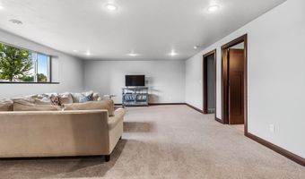 6600 N KUREY Dr, Appleton, WI 54913