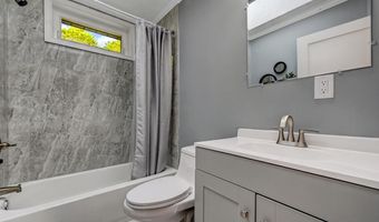 227 Valley View Dr, Albrightsville, PA 18210