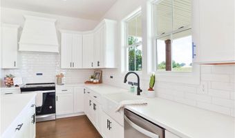 4004 BLACKBERRY Ln, Auburn, AL 36830