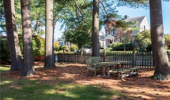 45 Ayrault St 5, Newport, RI 02840
