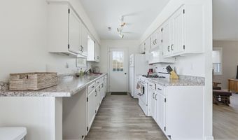 703 Westview Dr, Angola, IN 46703