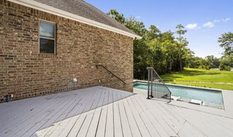 1908 Courtney Ln, Biloxi, MS 39532