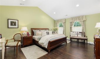 10 Honey Lou Ct, Cranston, RI 02921