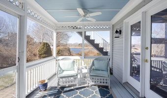 8 Key Ct, Newport, RI 02840