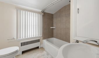 114 Interlochen Dr, Algonac, MI 48001