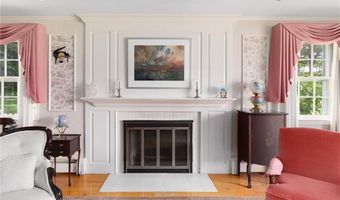 24 Kirkbrae Dr, Lincoln, RI 02865