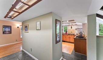 27 Whippoorwill Ln, Bethany, CT 06524