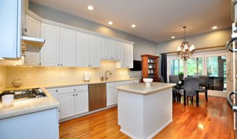11 Templeton Ct 11, Avon, CT 06001