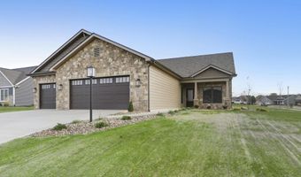 2002 Bogey Ct, Auburn, IN 46706