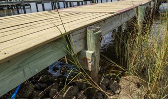 146 Elaine Dr, Bay St. Louis, MS 39520