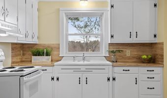 62 Spruce St 62, Acton, MA 01720