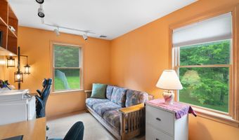 925 Hinesburg Rd, Brattleboro, VT 05301