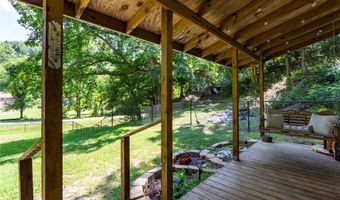 688 Saunders Hollow Rd, Barboursville, WV 25504