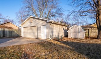 1005 6th St NW, Altoona, IA 50009