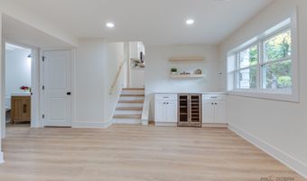 3023 N Windsor Dr, Arlington Heights, IL 60004