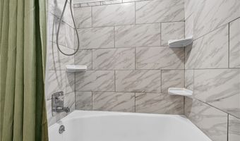 824 S Chillicothe Rd 11, Aurora, OH 44202