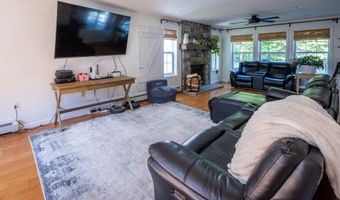 2 Quail Hollow Ct, Beacon Falls, CT 06403