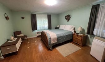 37 Pine Island Ave, Berlin, NH 03570