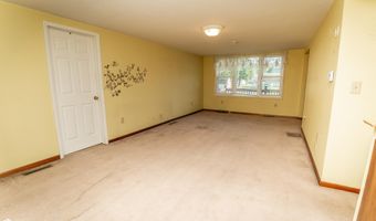 105 S Dubuque St, Albion, IA 50005