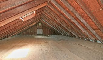 23 Maple Dr, Amityville, NY 11701
