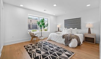 525 AVENUE E 1, Bayonne, NJ 07002