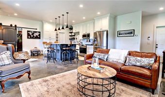 13330 S Hendrix Rd, Bentonville, AR 72713