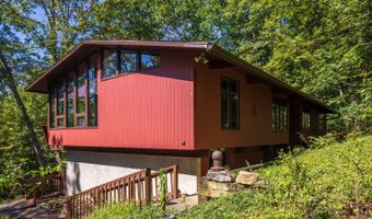 15 Angela St, Athens, OH 45701