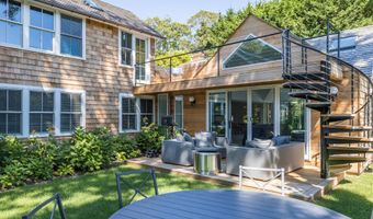 30 Hand Ln, Amagansett, NY 11930