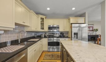 2 Amberwood Ct 2, Bourne, MA 02532