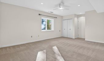 9209 VENDOME Dr, Bethesda, MD 20817