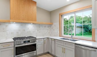 205 E MERCHANT St, Audubon, NJ 08106