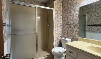 8 Connie Ln, Bella Vista, AR 72715