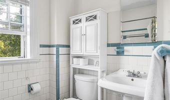 36 Kay St 5, Newport, RI 02840