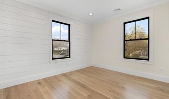 7 Champlin St, Newport, RI 02840