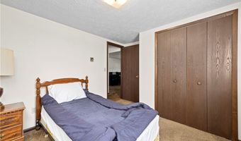536 Fieldstone Dr, Amherst, OH 44001
