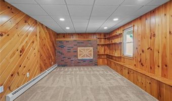 66 Mawney St, East Greenwich, RI 02818